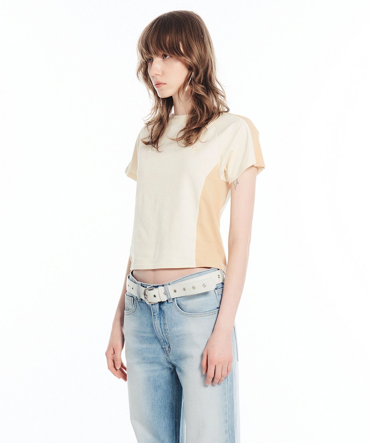 세릭(CERRIC) RAGLAN LOGO HALF TOP / CREAM