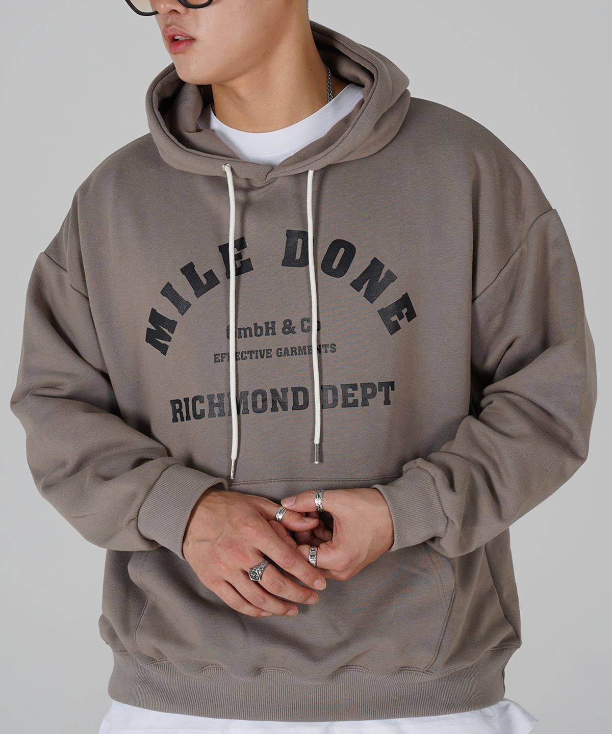 더마일(THEMILE) MILEDONE 마일던 시그니쳐 후디[BROWN]