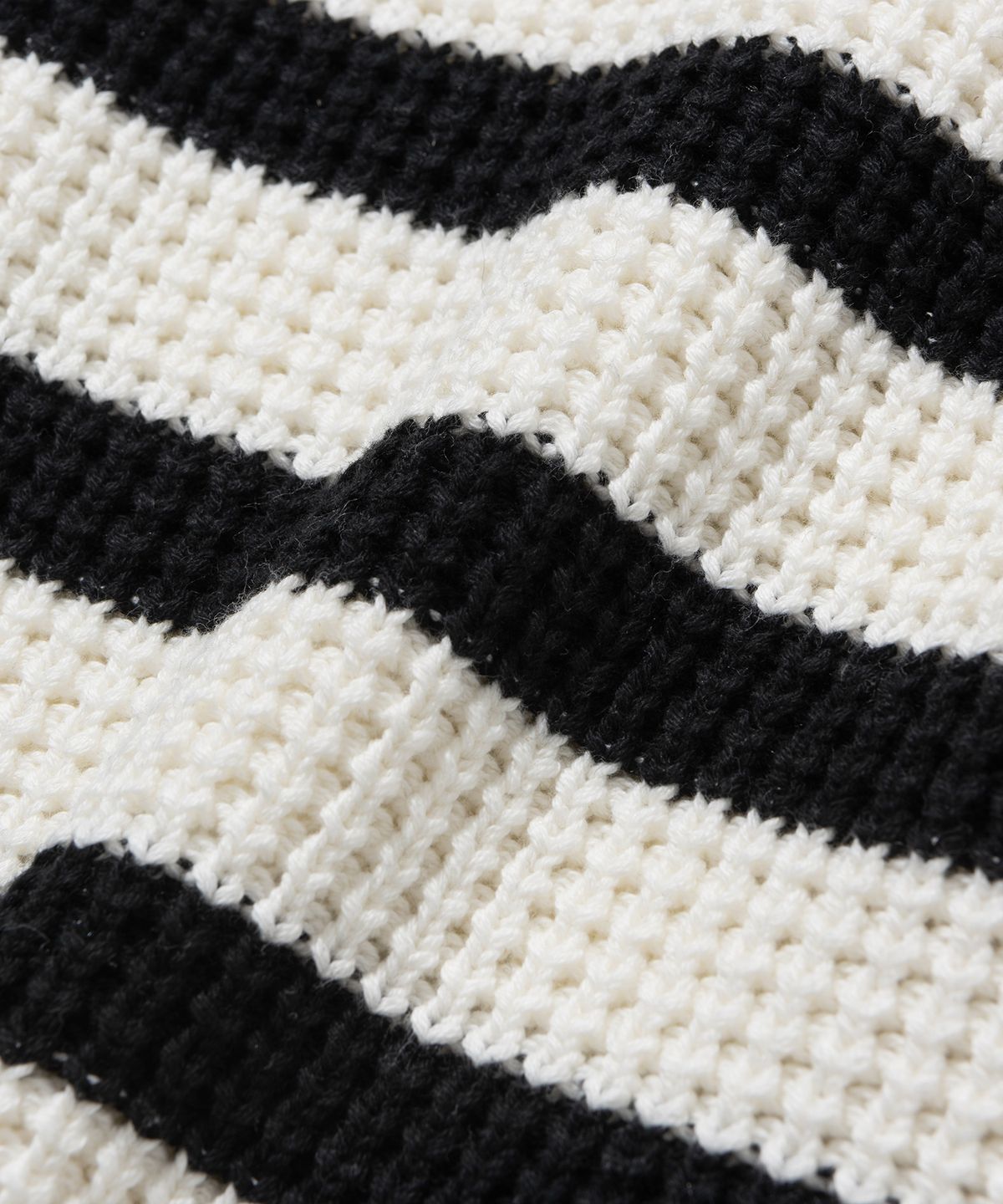 니티드(KNITTED) 소프트코튼 헤비 와플 하프 집업 니트 STRIPE IVORY