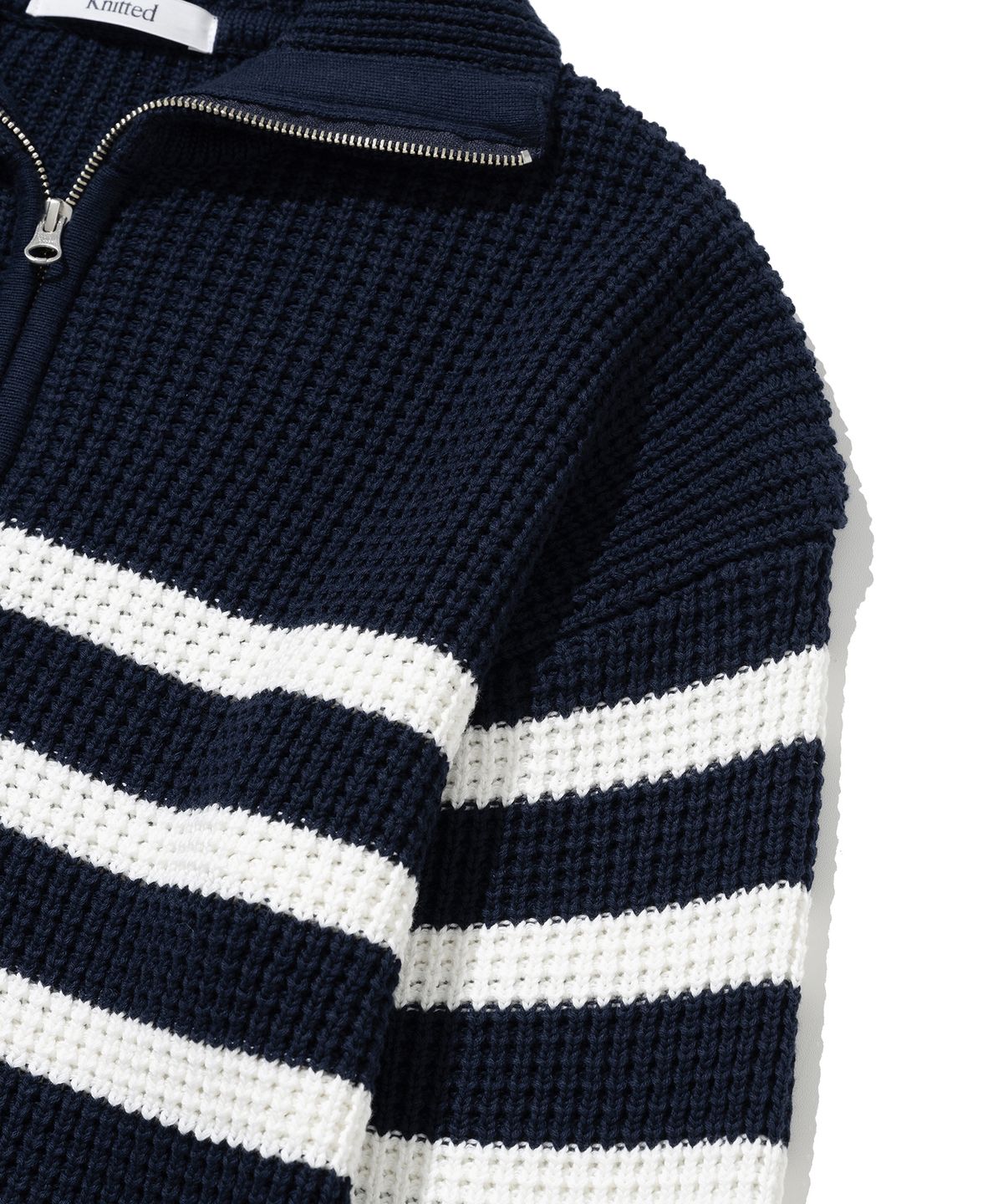 니티드(KNITTED) 소프트코튼 헤비 와플 하프 집업 니트 STRIPE NAVY