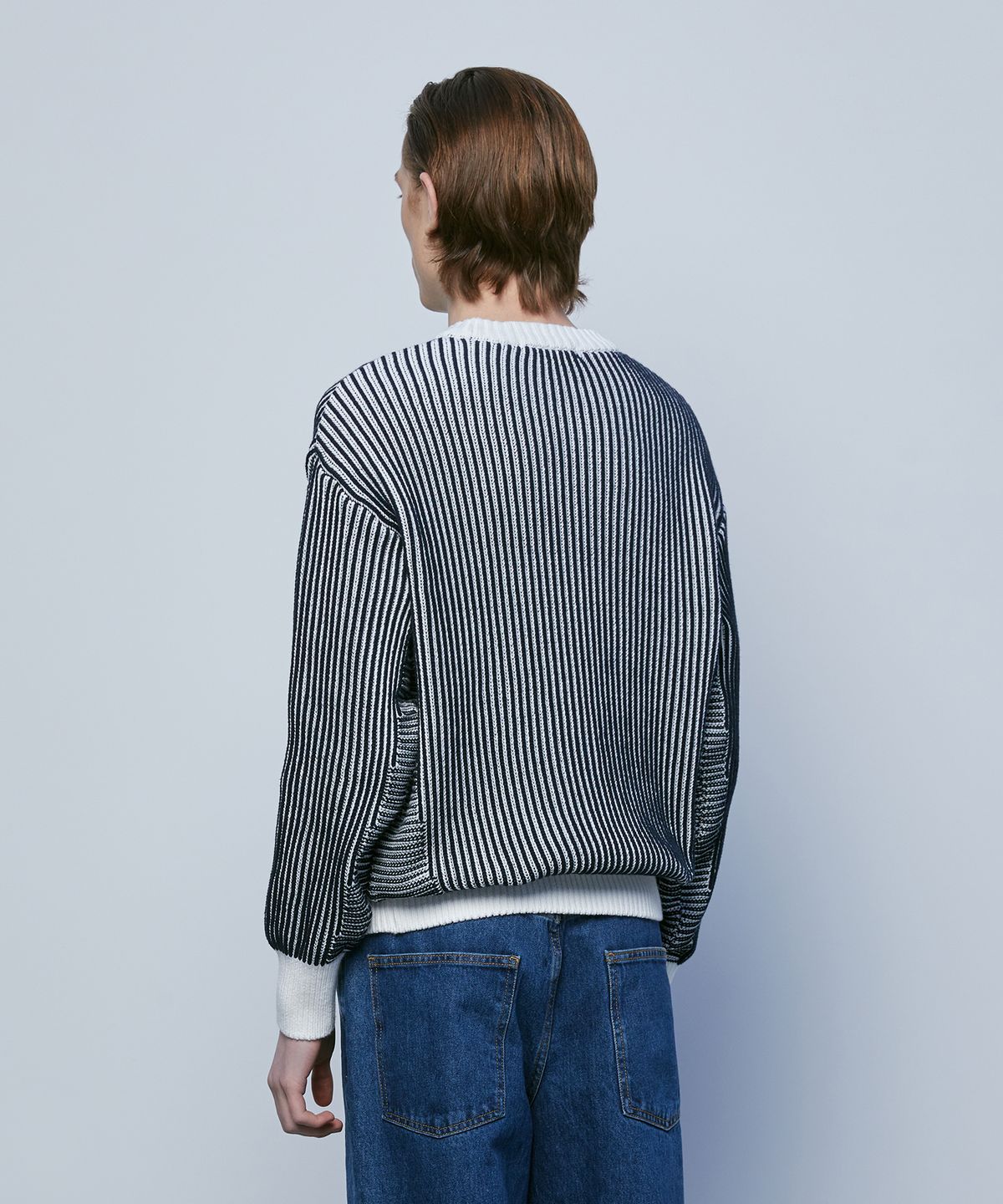 니티드(KNITTED) [니티드X깡스타일리스트] 코튼 미니멀 라운드 니트 STRIPE NAVY