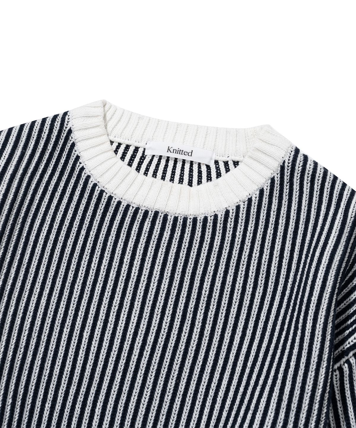니티드(KNITTED) [니티드X깡스타일리스트] 코튼 미니멀 라운드 니트 STRIPE NAVY