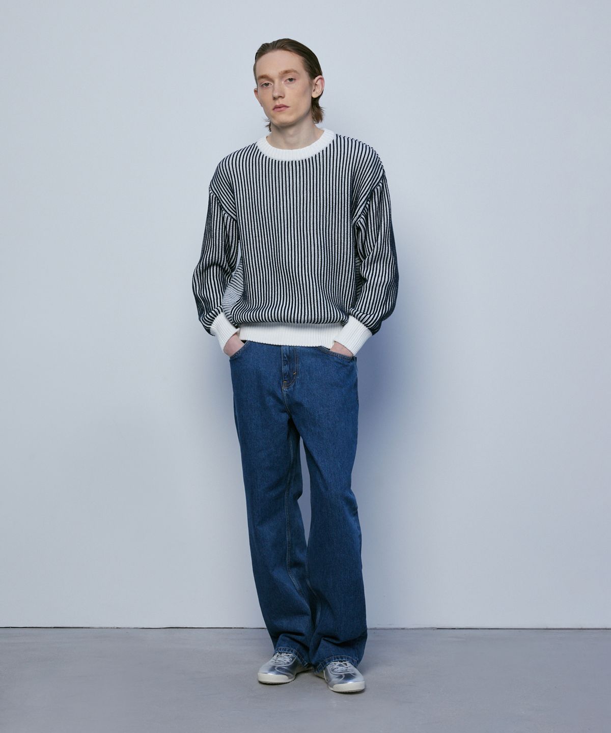니티드(KNITTED) [니티드X깡스타일리스트] 코튼 미니멀 라운드 니트 STRIPE NAVY