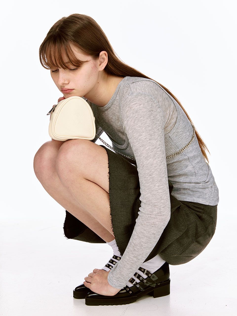 【FILL IN THE BLANK】 Crinkle Onigiri Coin Bag/追跡付 MUSINSA公式 | FILLINTHEBLANK Crinkle Onigiri Coin Bag (black)