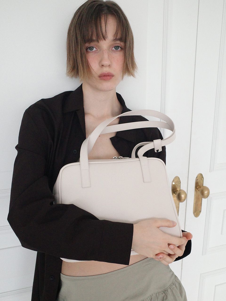 ★関税/送料込★FILLINTHEBLANK☆Trapezoid Middle Shoulder Bag MUSINSA | FILLINTHEBLANK Trapezoid Middle Shoulder Bag (black)