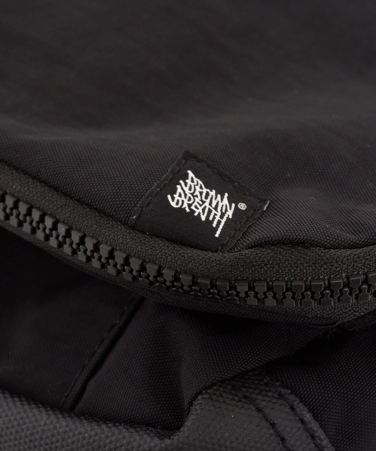 브라운브레스(BROWNBREATH) STRIVE MINI MESSENGER BAG - BLACK