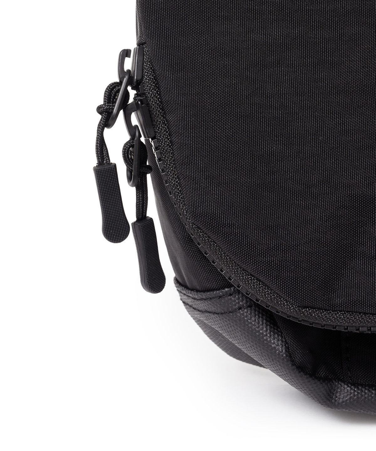 브라운브레스(BROWNBREATH) STRIVE MINI MESSENGER BAG - BLACK