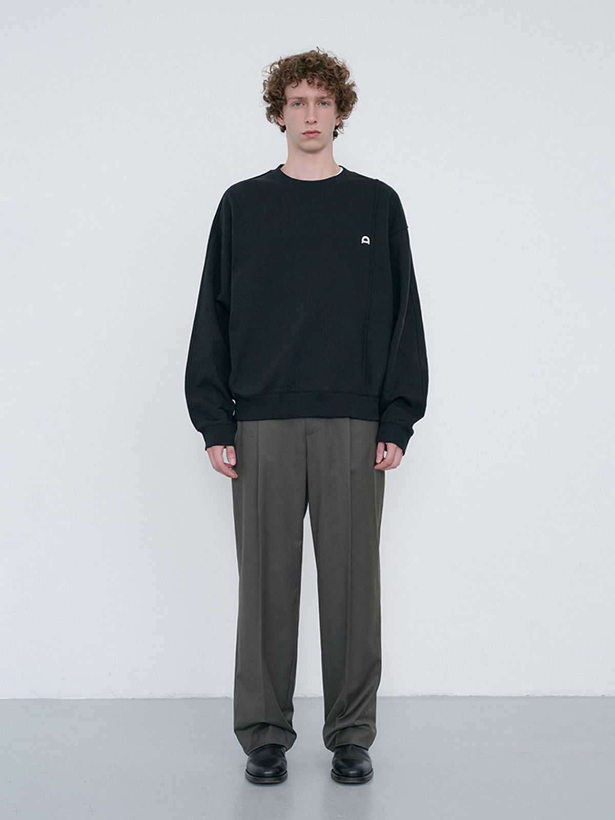 던스트 포 맨(DUNST FOR MEN) UNISEX DUNST LOGO CREASE SWEATSHIRT_UDTS6C103_BLACK