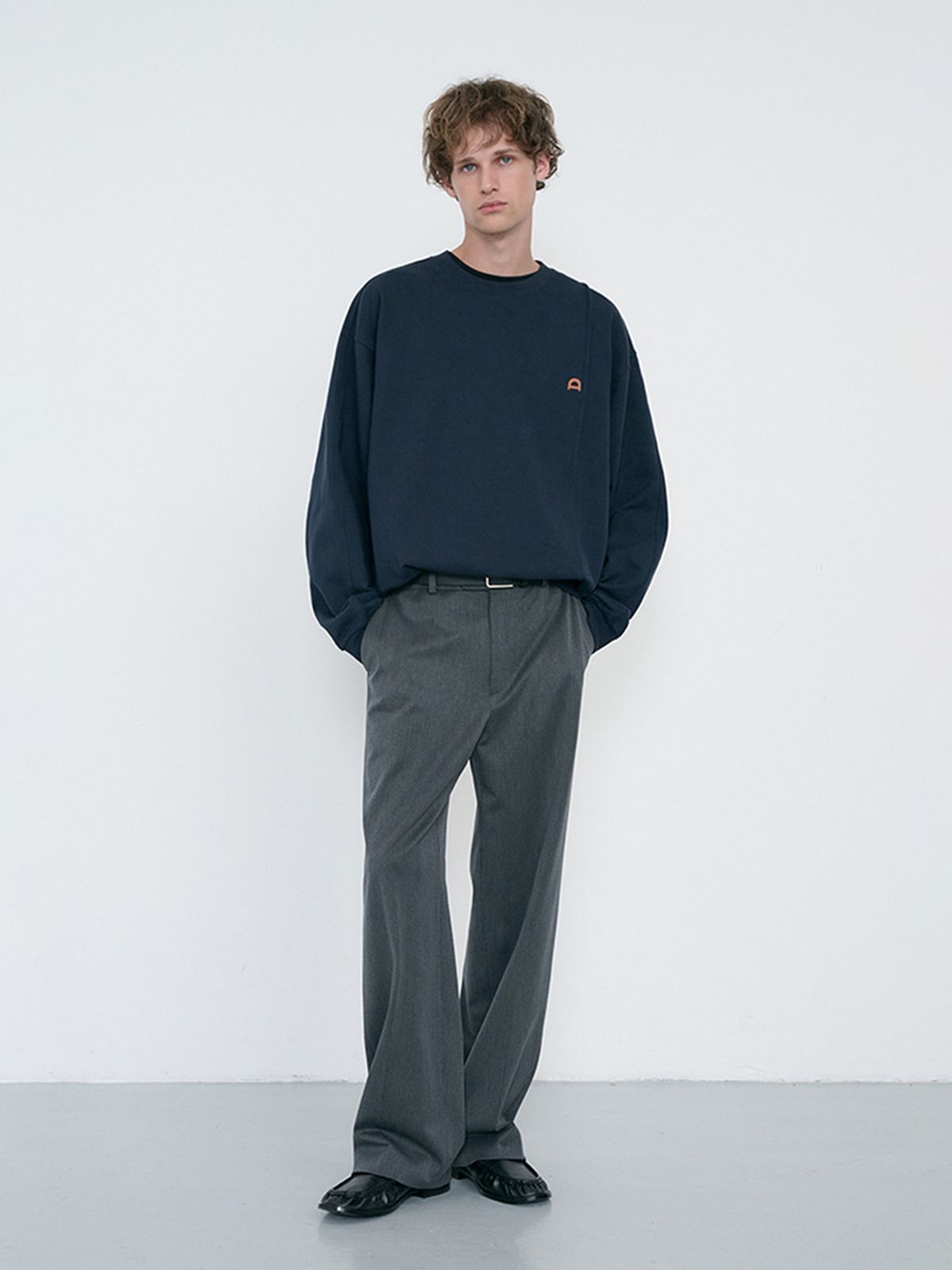 던스트 포 맨(DUNST FOR MEN) UNISEX DUNST LOGO CREASE SWEATSHIRT_UDTS6C103_FRENCH NAVY