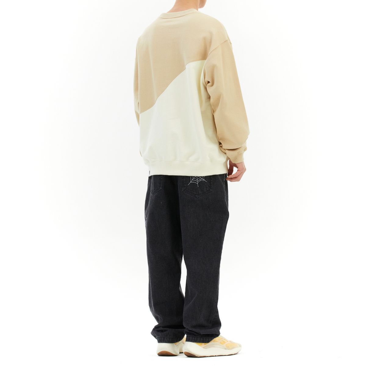 마하그리드(MAHAGRID) COLOR BLOCK SWEATSHIRT BEIGE(MG2DSMM445A)