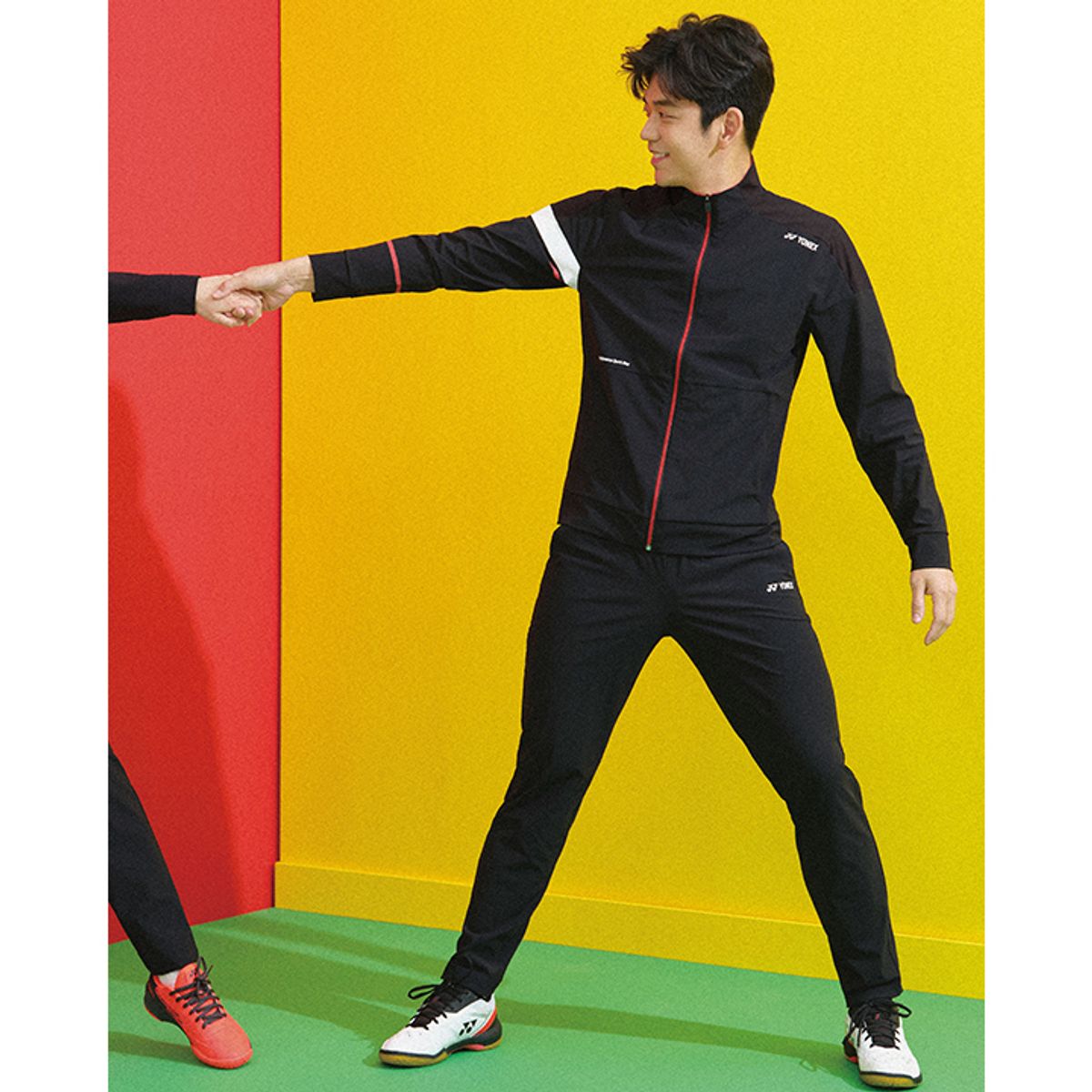 요넥스(YONEX) 221WU009M 블랙 남성 언밸런스 트레이닝 자켓