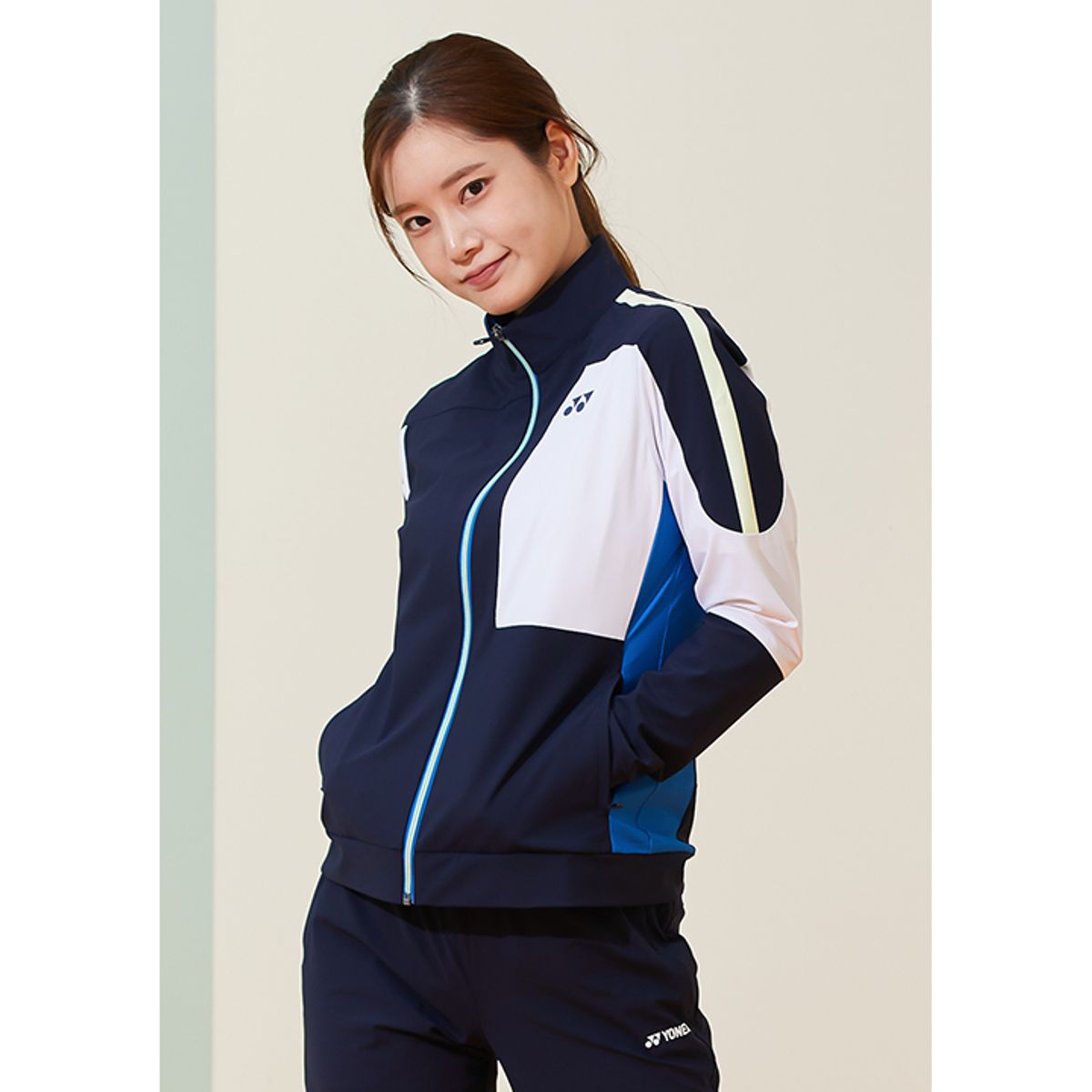 요넥스(YONEX) 221WU012F 네이비 여성 네온 포인트 트레이닝 자켓