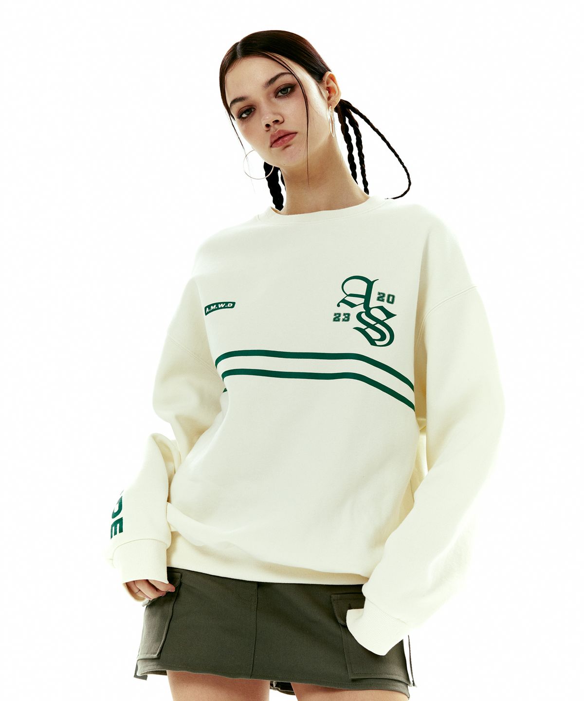 아메스 월드와이드(AMES-WORLDWIDE) OLD ENGLISH LOGO SWEATSHIRT CREAM (AM2DSUM440A)
