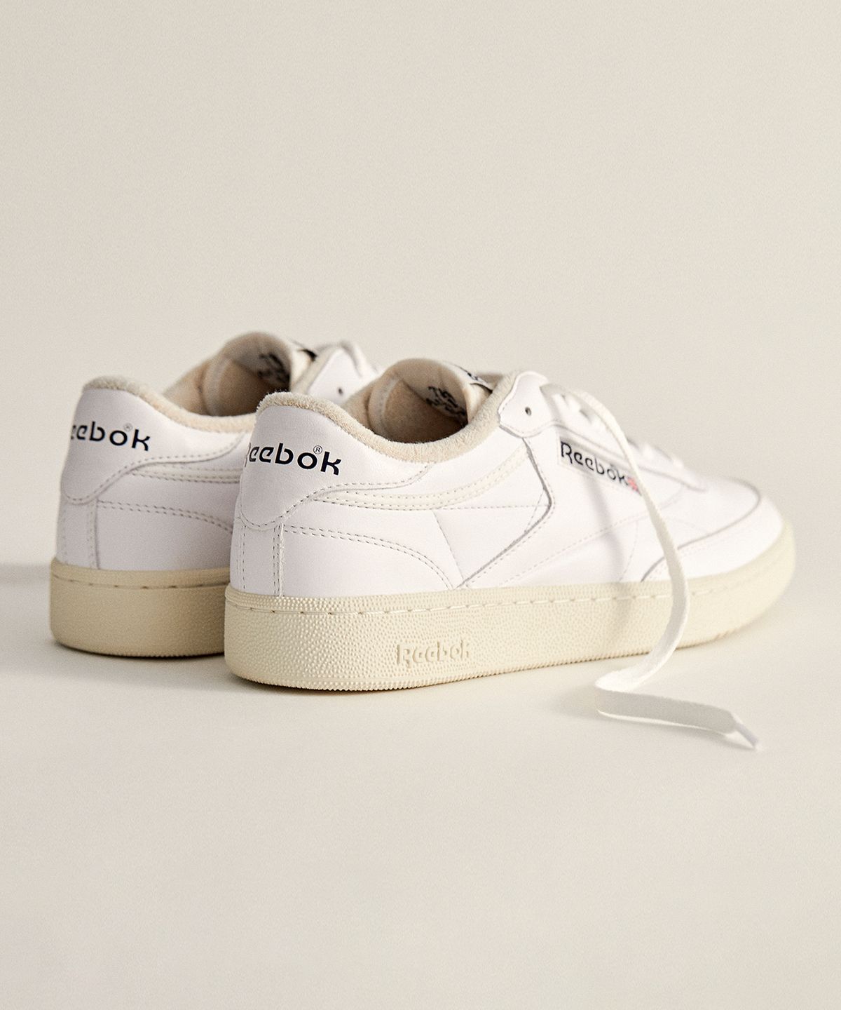 리복(REEBOK) 클럽 C 85 빈티지 - 레트로 화이트 / IE4790