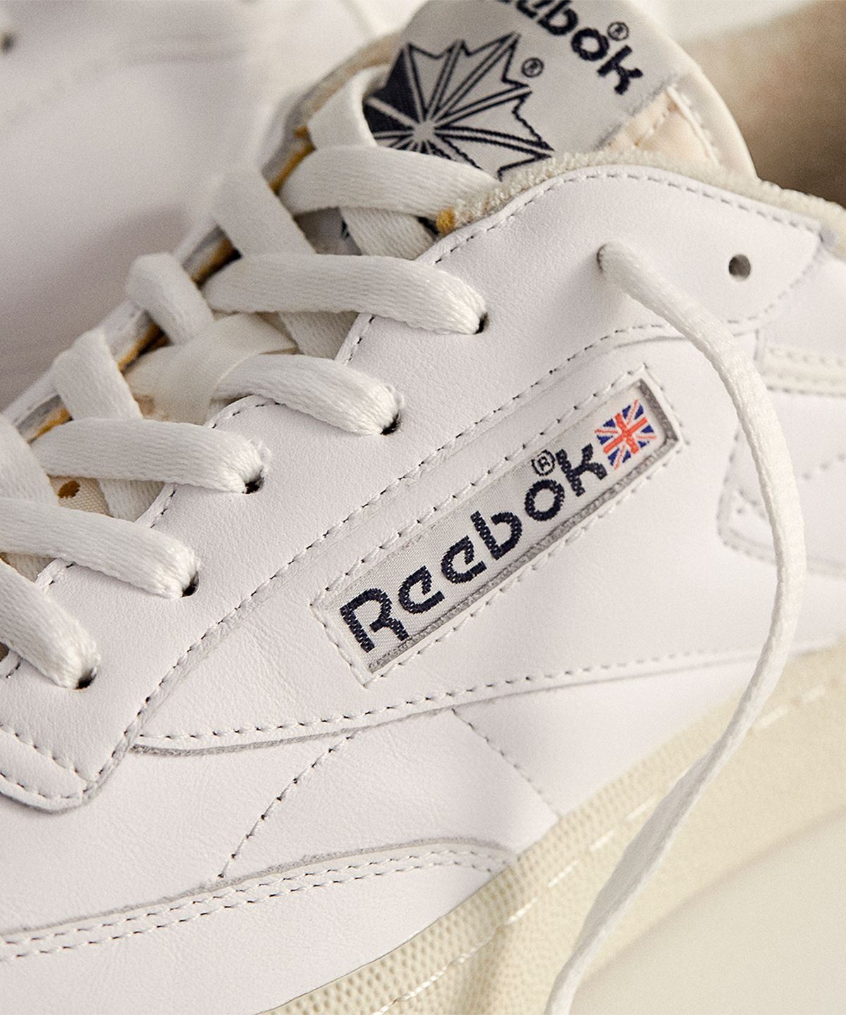리복(REEBOK) 클럽 C 85 빈티지 - 레트로 화이트 / IE4790