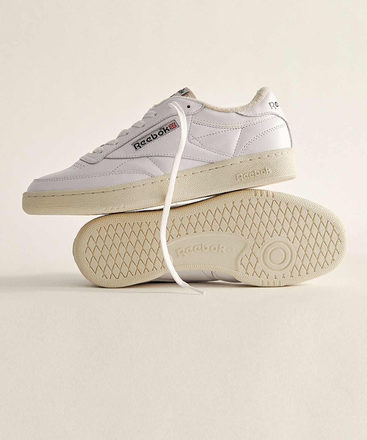 리복(REEBOK) 클럽 C 85 빈티지 - 레트로 화이트 / IE4790
