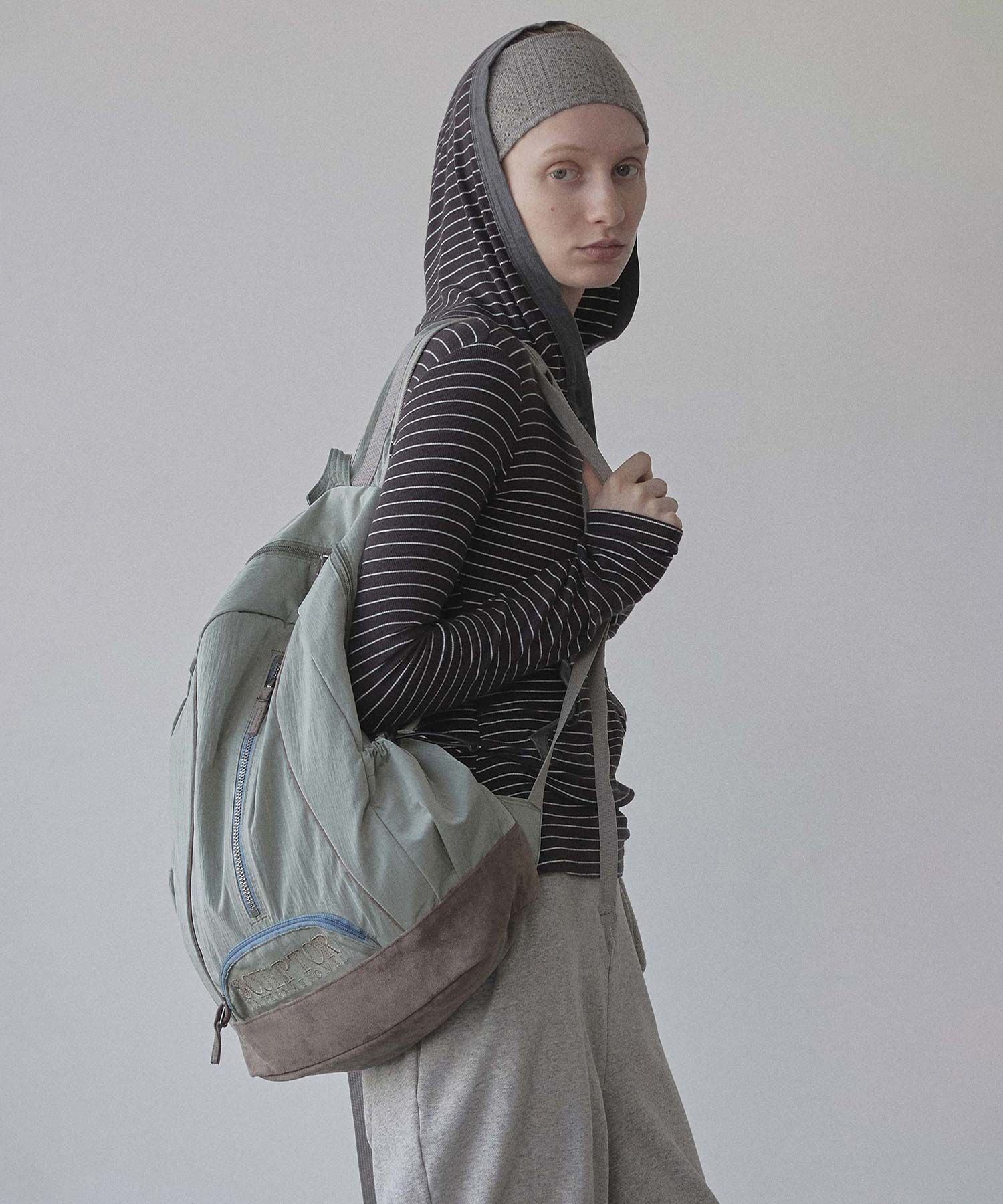 MUSINSA公式 | SCULPTOR Oldschool Slouchy Backpack Sage