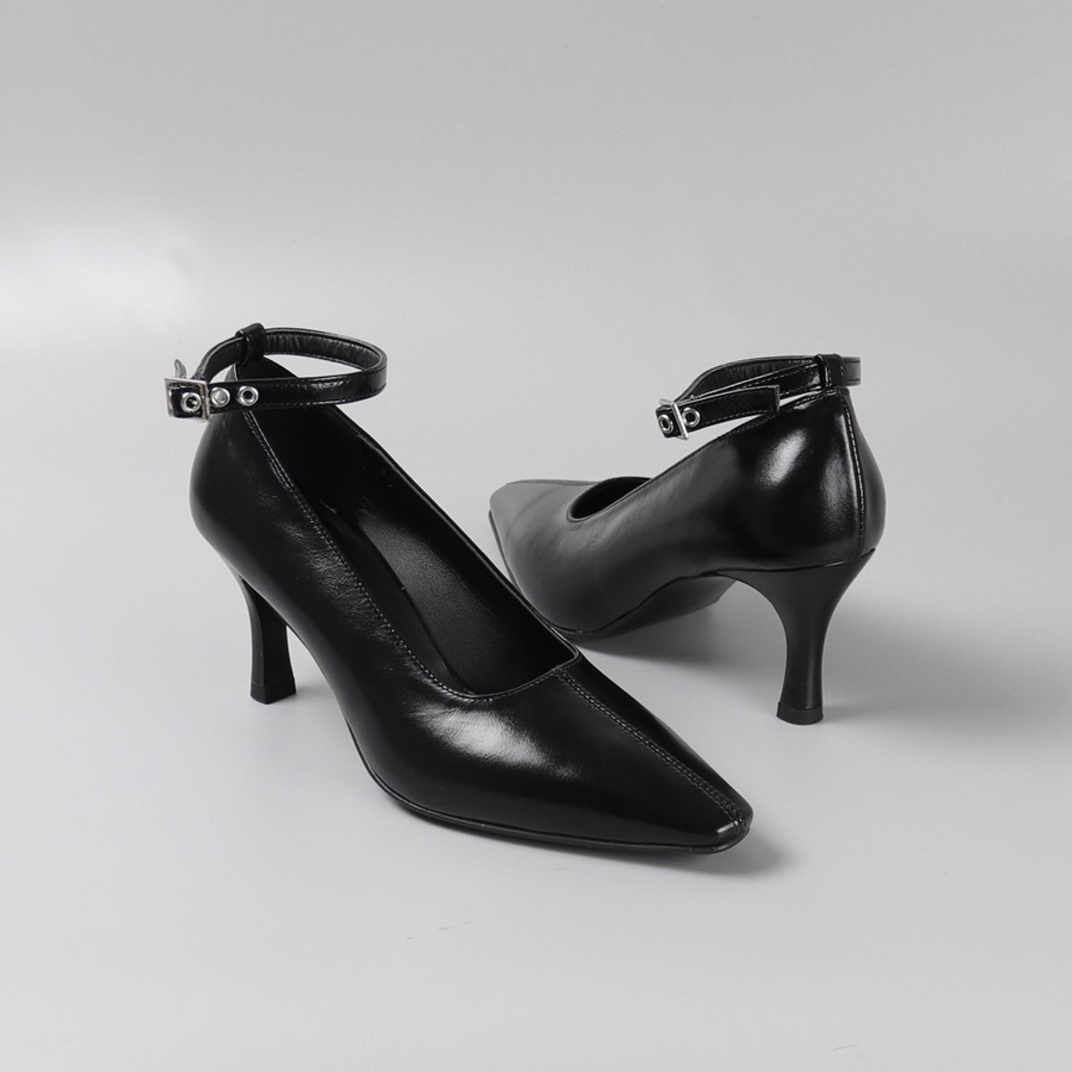 루시크루(LUCY CREW) Punching Pumps LC212_7cm