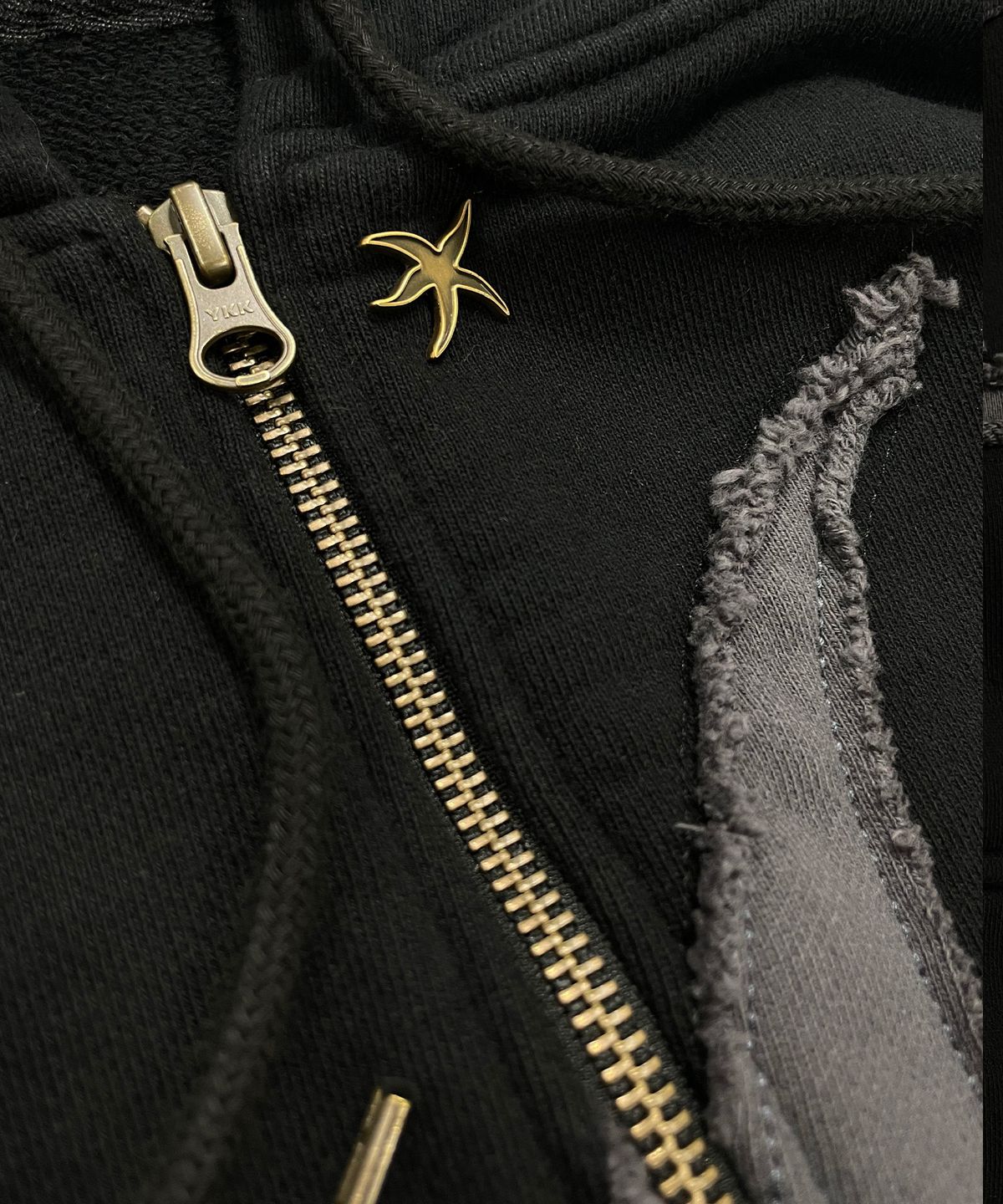 더콜디스트모먼트(THE COLDEST MOMENT) TCM starfish hooded zip-up (black)