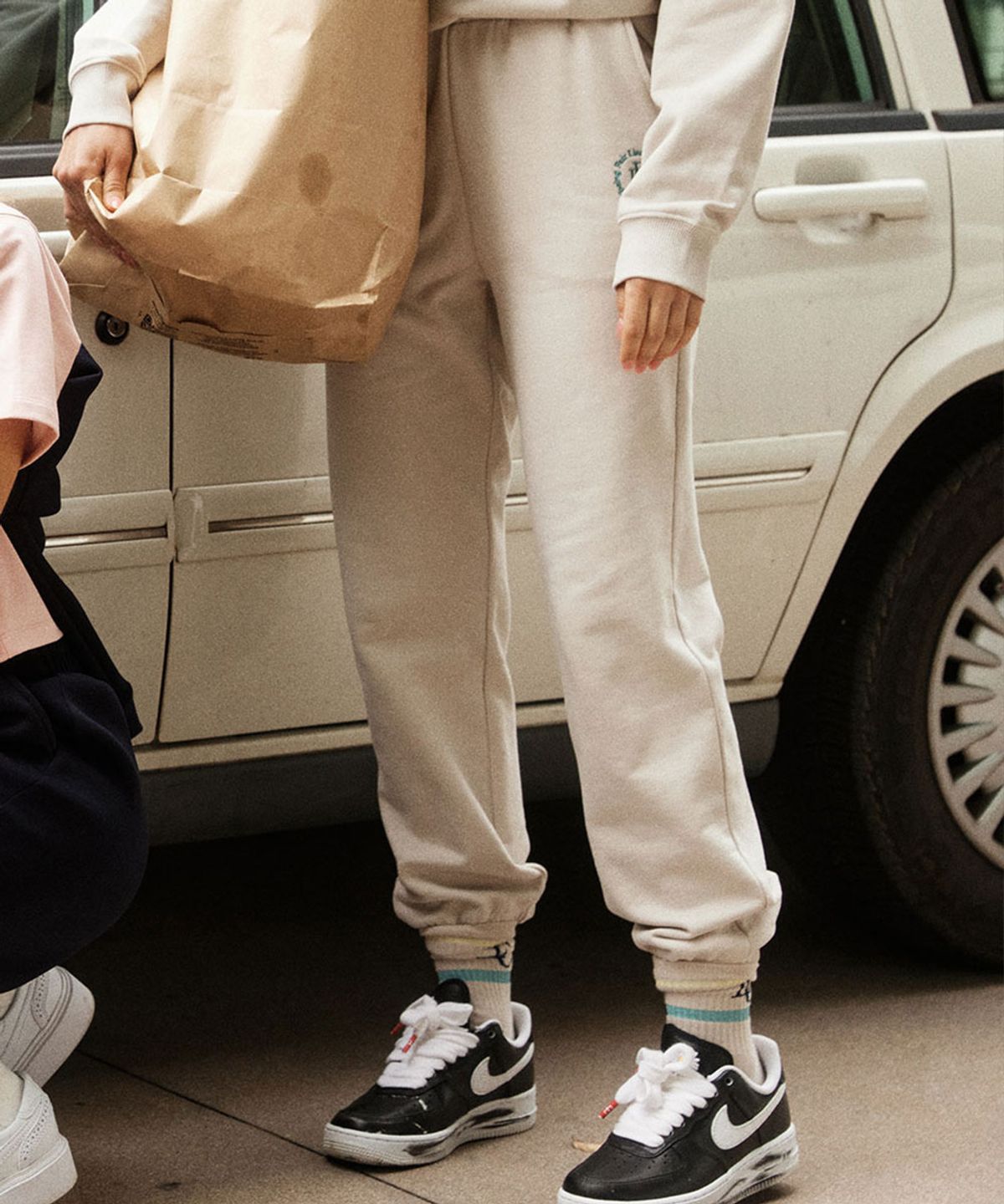 페어라이어 클럽(FAIRLIAR CLUB) FLC Lifestyle Sweatpants_BEIGE