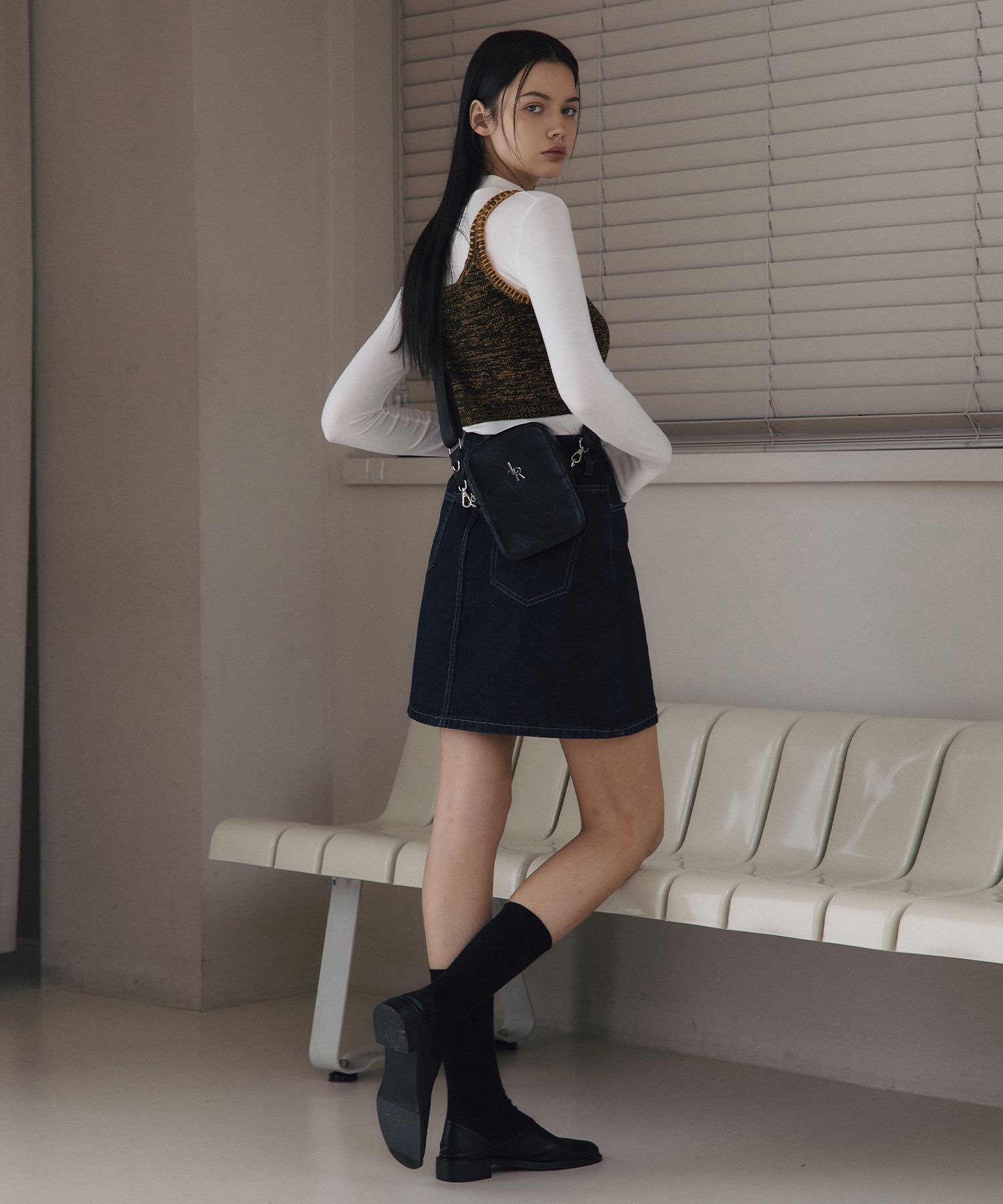 ショルダーバッグ・ポシェット LEATHERY Logo-Plaque Squre Cross Bag [BLACK] MUSINSA | LEATHERY Logo Plaque Square Cross Bag [BLACK]