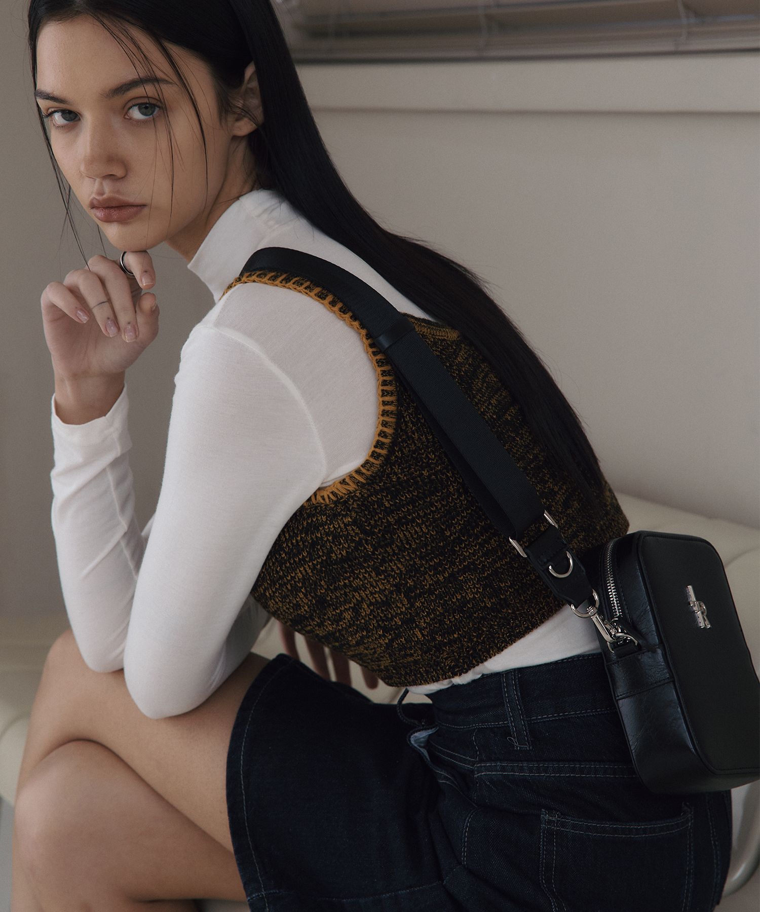 ショルダーバッグ・ポシェット LEATHERY Logo-Plaque Squre Cross Bag [BLACK] MUSINSA | LEATHERY Logo Plaque Square Cross Bag [BLACK]