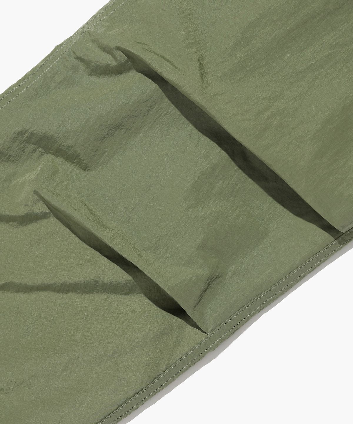 이스트쿤스트(ISTKUNST) LOWRISE PARACHUTE PANTS_KHAKI(IK2DMMPA11A)