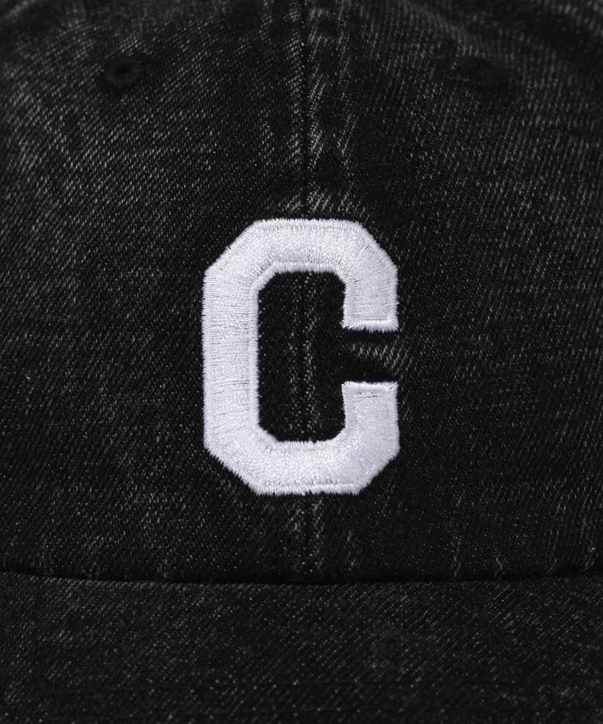 커버낫(COVERNAT) 데님 C 로고 로우캡 블랙