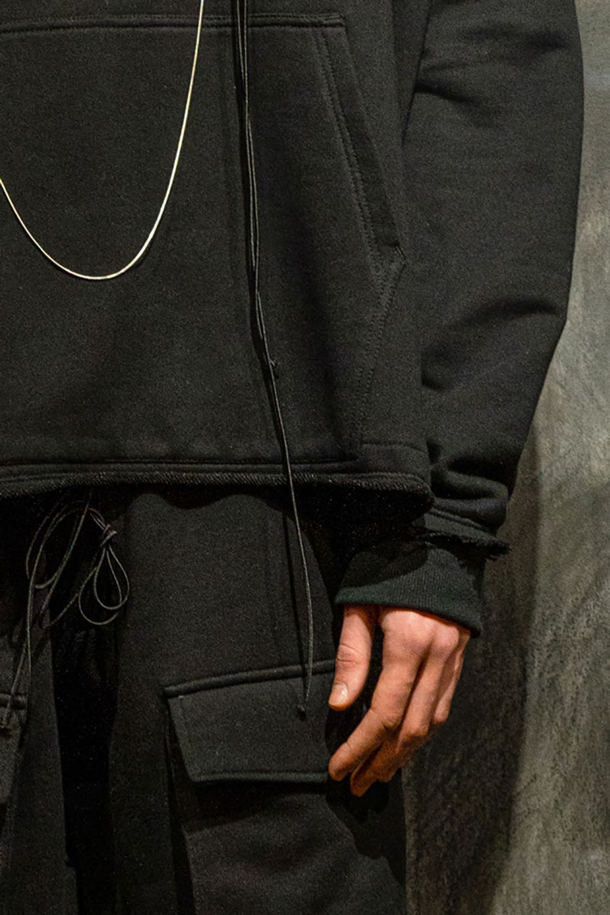 아스파라거스(ASPARAGUS) Neckline Zipper Hoodie-BK