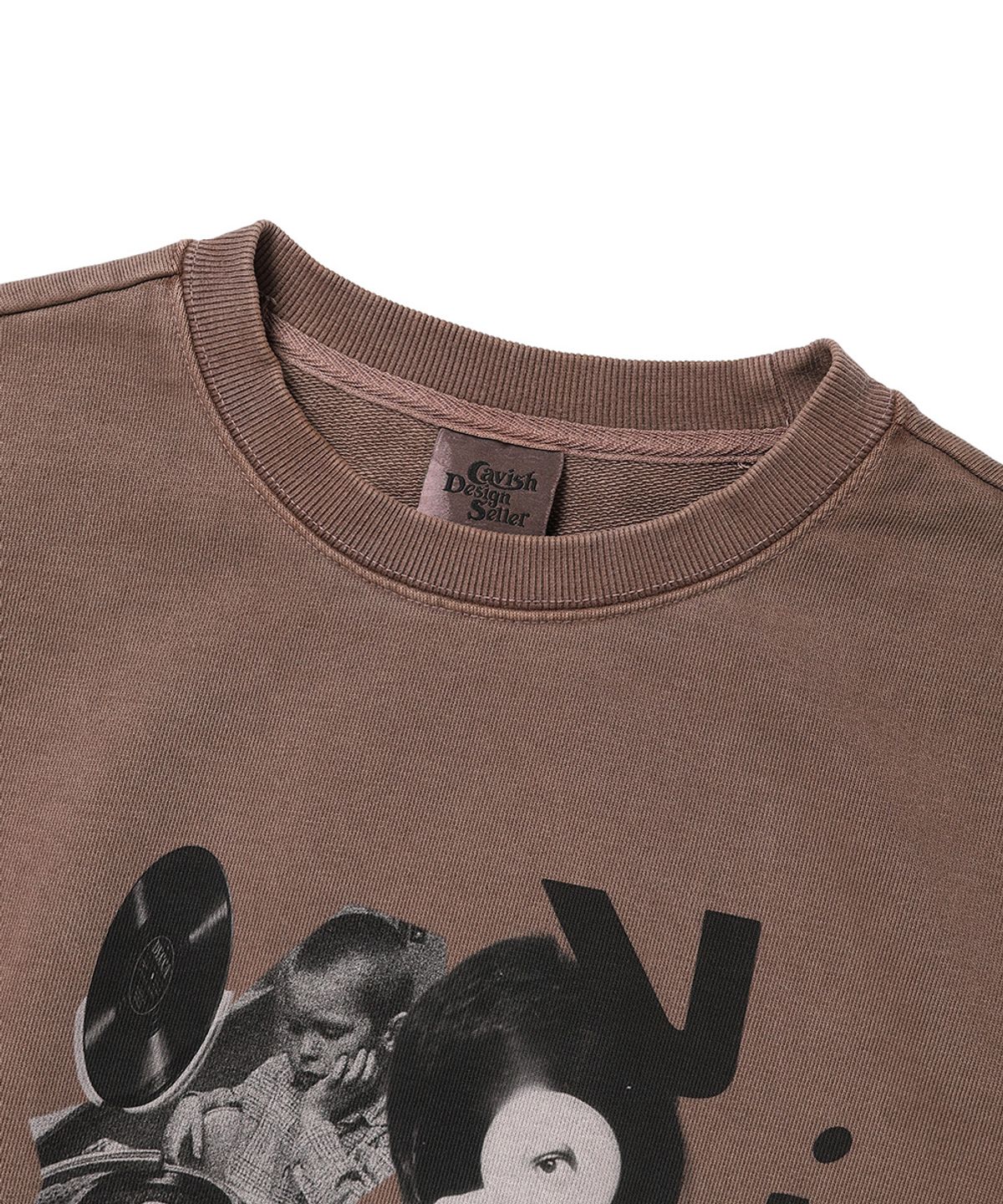 카비시(CAVISH) COLLAGE PIGMENT SWEATSHIRT BROWN(CV2DSUM462A)