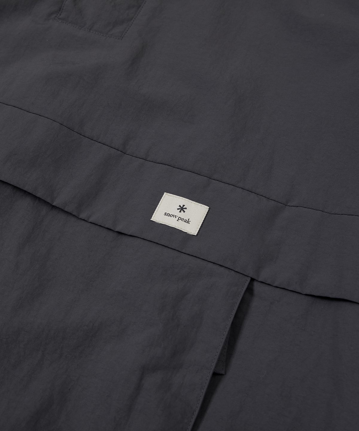 스노우피크 어패럴(SNOWPEAK APPAREL) 캠플 아노락 Charcoal (S23SUCAN42)