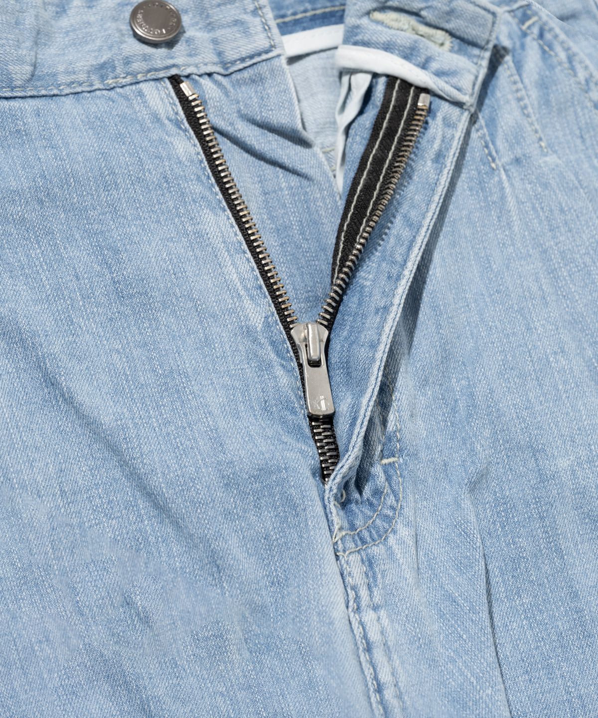 포트너스(FOTTNERS) Light Two Tuck Wide Jeans (L.Blue)