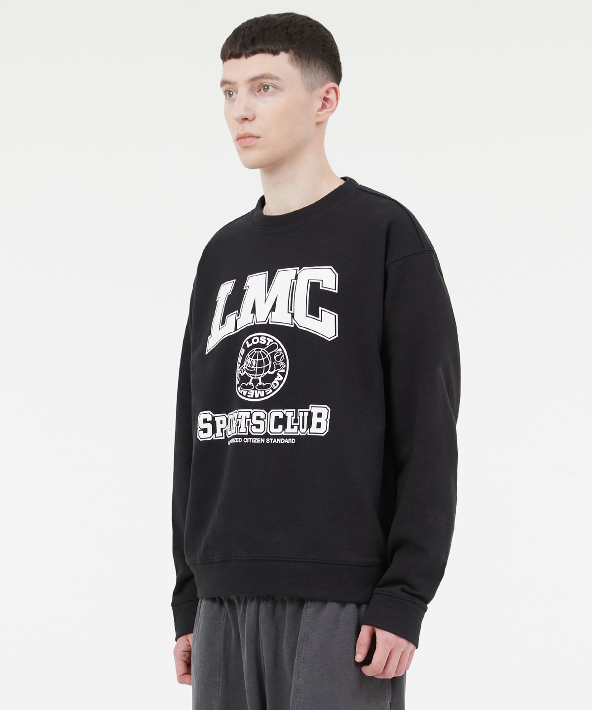 엘엠씨(LMC) EARTH MAN COLLEGE SWEATSHIRT black