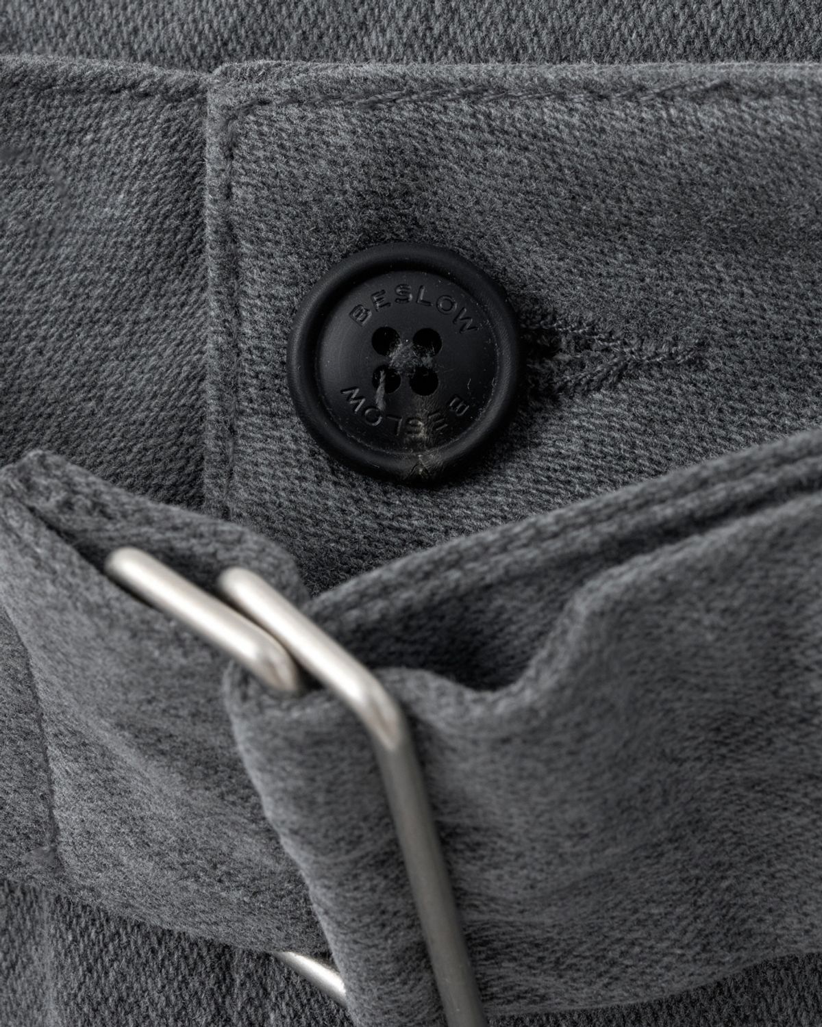 비슬로우(BESLOW) ONE TUCK WASHED BELTED PANTS CHARCOAL
