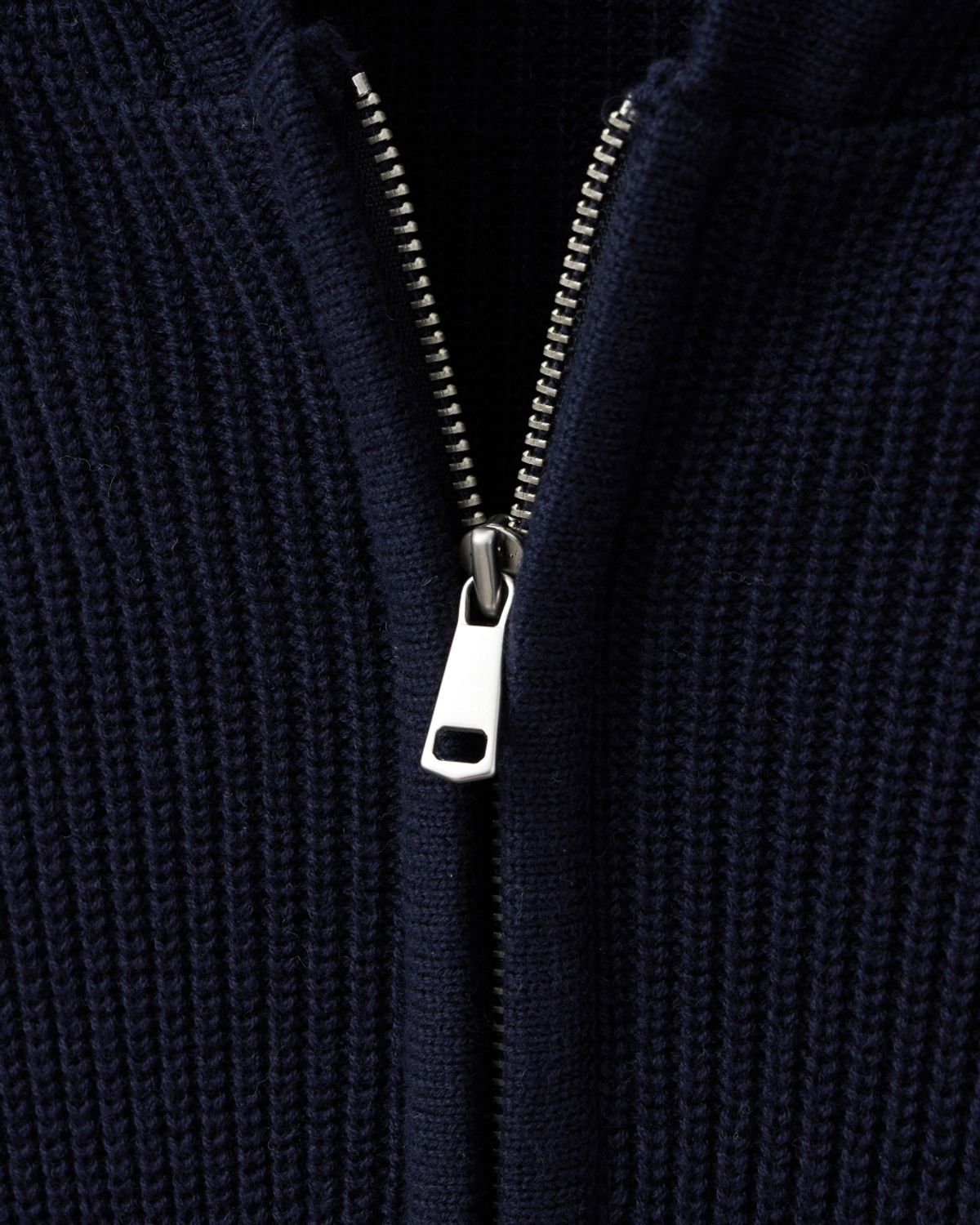 비슬로우(BESLOW) HALF ZIP-UP HOOD KNIT NAVY
