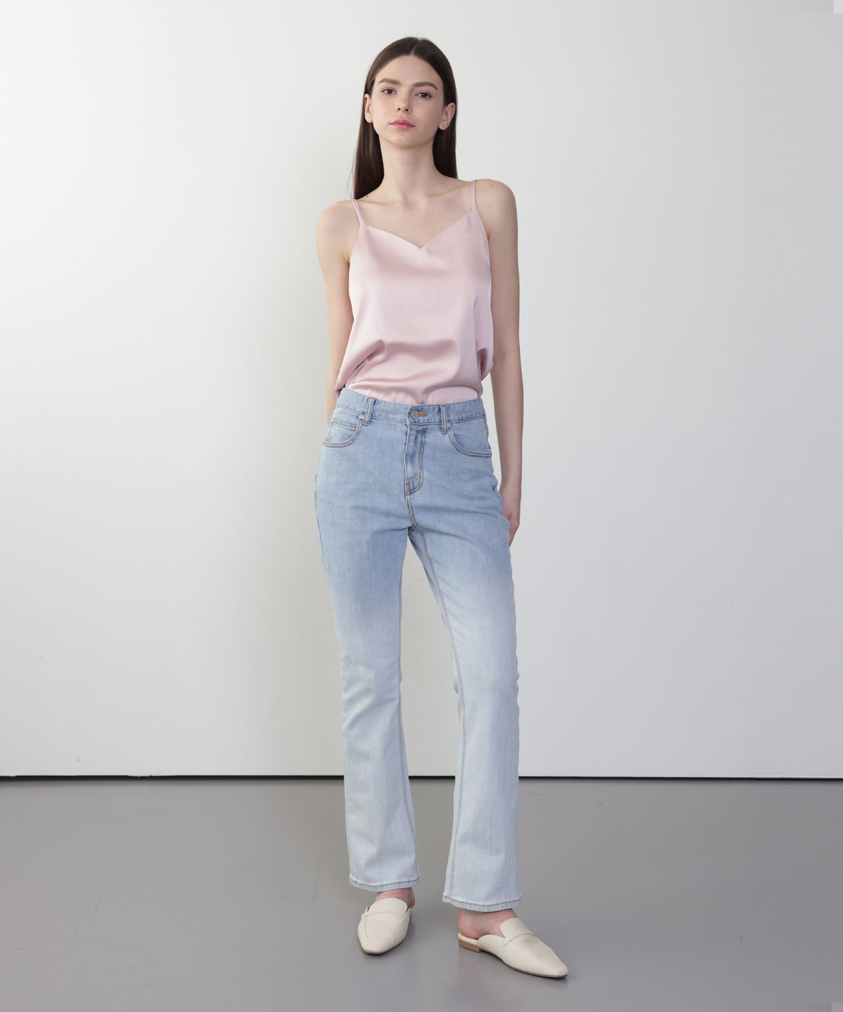 러브참(LOVECHARM) [이아소 그라데이션 부츠컷 데님 팬츠_라이트 블루] Iaso Gradation Bootscut Denim pants_LB