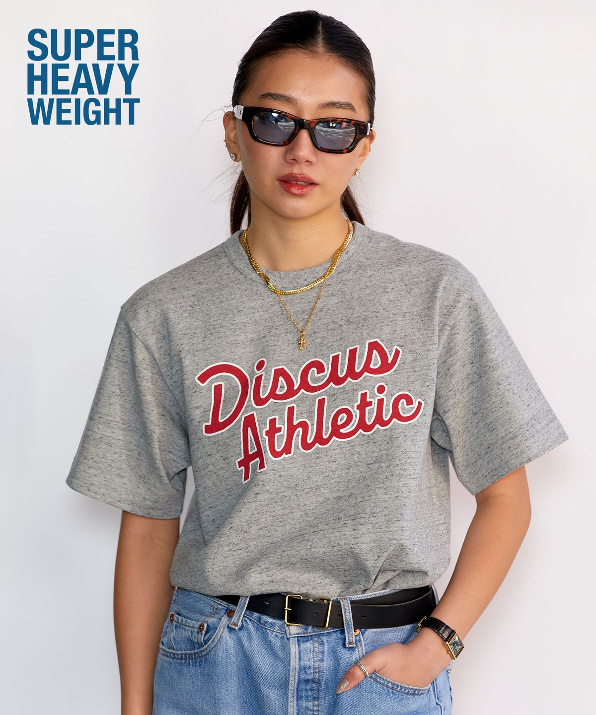 디스커스 애슬레틱(DISCUS ATHLETIC) 슈퍼 헤비웨이트 레귤러 핏 컬시브 티셔츠 헤더 그레이