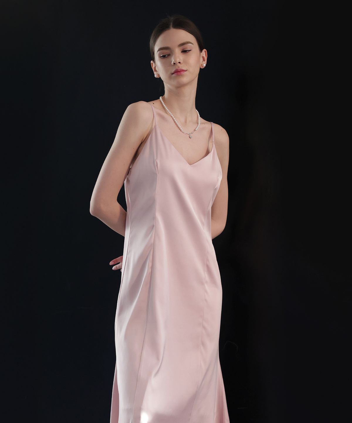 러브참(LOVECHARM) [베누스 사틴 슬립 드레스_핑크]Venus Satin Slip Dress