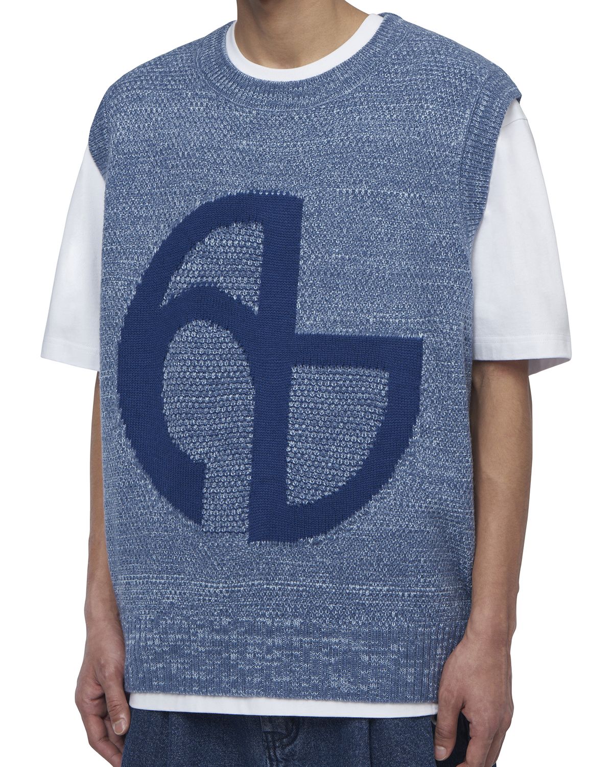 노매뉴얼(NOMANUAL) SYMBOL KNIT VEST - STEEL BLUE