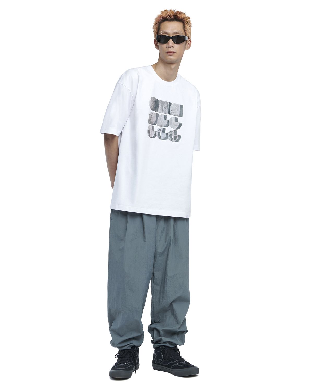 노매뉴얼(NOMANUAL) TWO TUCK NYLON PANTS - CHARCOAL