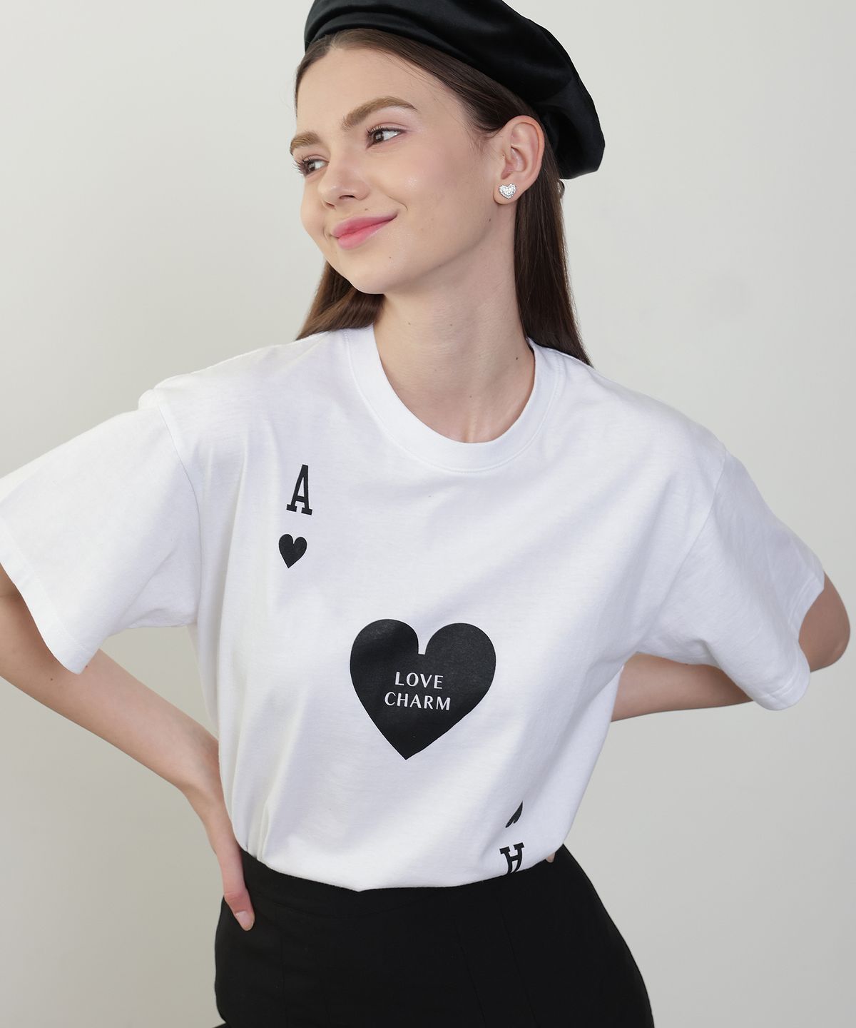 러브참(LOVECHARM) [러브참 하트 에이스 그래픽 티셔츠]Love... 하트 에이스 그래픽 티셔츠]Love Charm Ace of hearts Graphic T-shirt... 