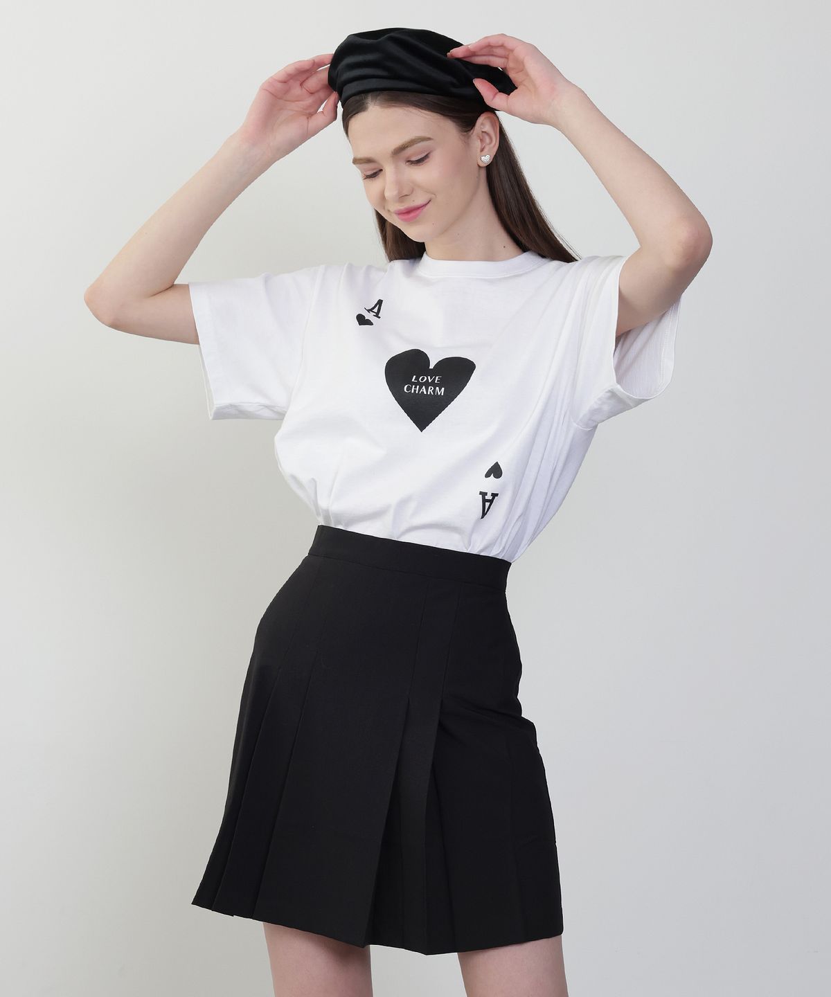러브참(LOVECHARM) [러브참 하트 에이스 그래픽 티셔츠]Love Charm Ace of hearts Graphic T-shirt