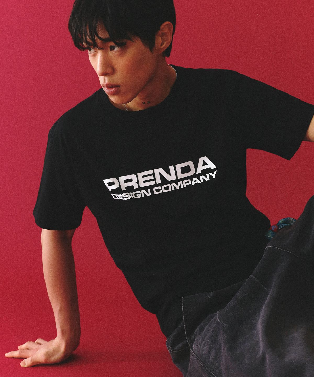 프렌다(PRENDA) PDC LOGO TEE BLACK