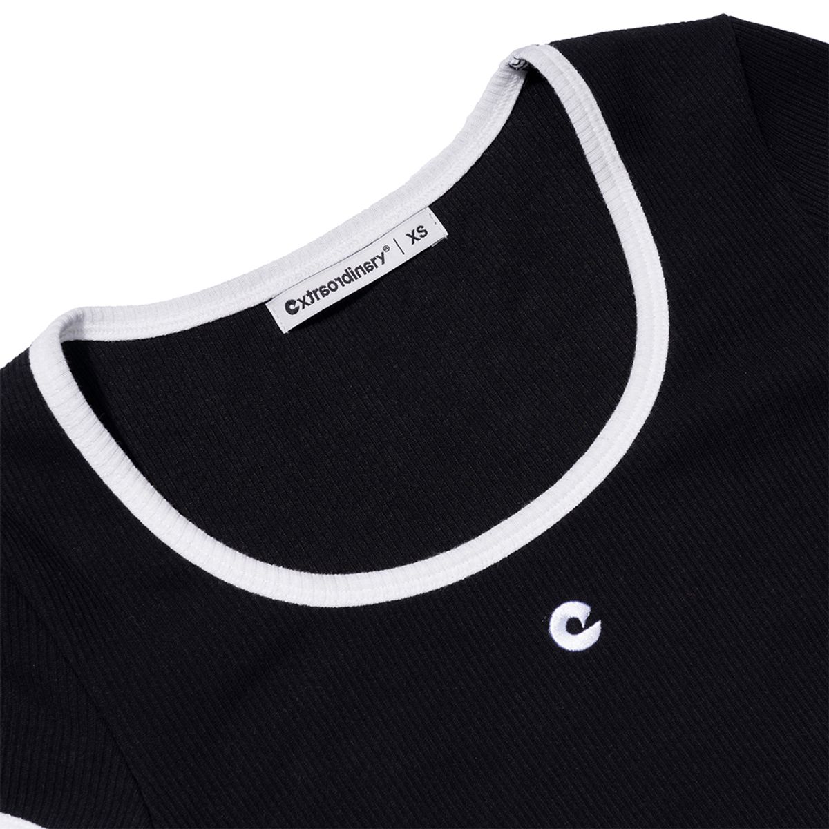 엑스트라오디너리(EXTRAORDINARY) W SYMBOL TEE  BLACK