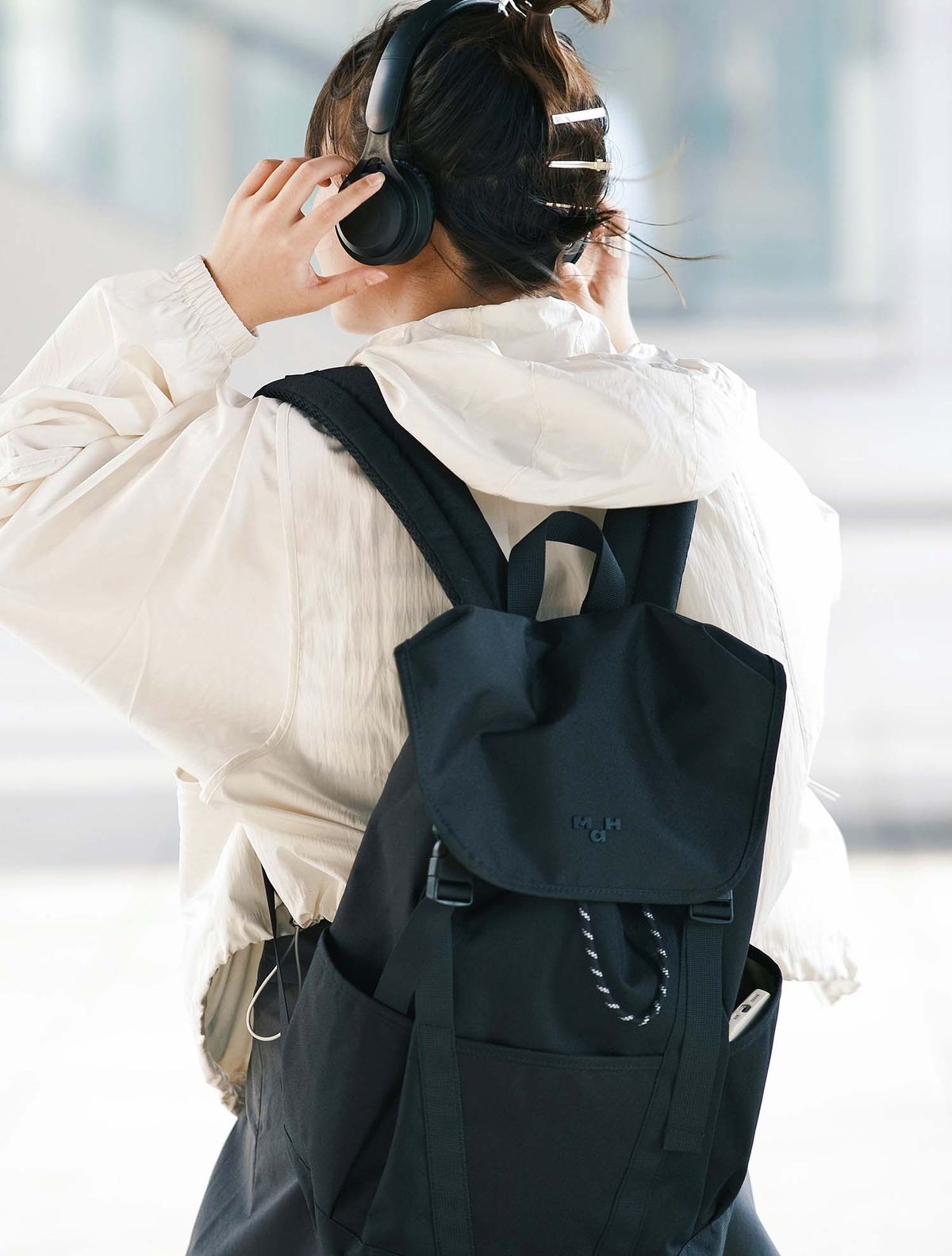 마흐(MAH) 영투어 백팩 30L 데일리 트래블 백 - 블랙