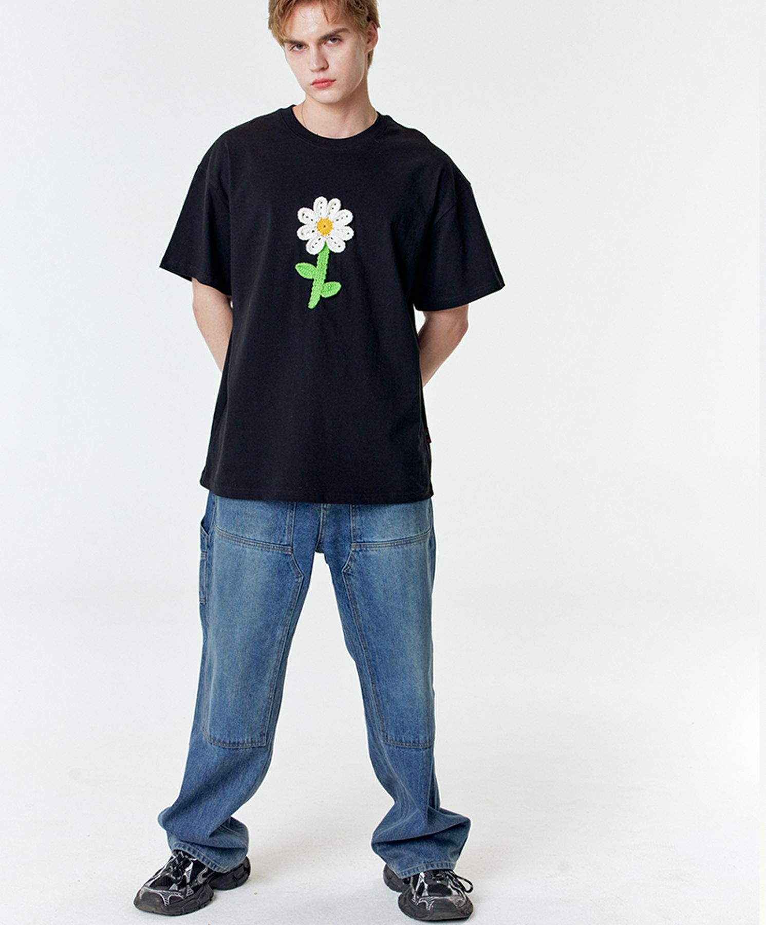 MUSINSA公式 | MISTER CHILD Crochet Flower T-Shirt Black