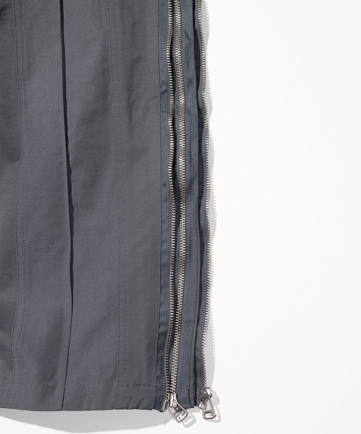 매스노운(MASSNOUN) DOUBLE LINE ZIPPER PANTS MSHTP003-GY