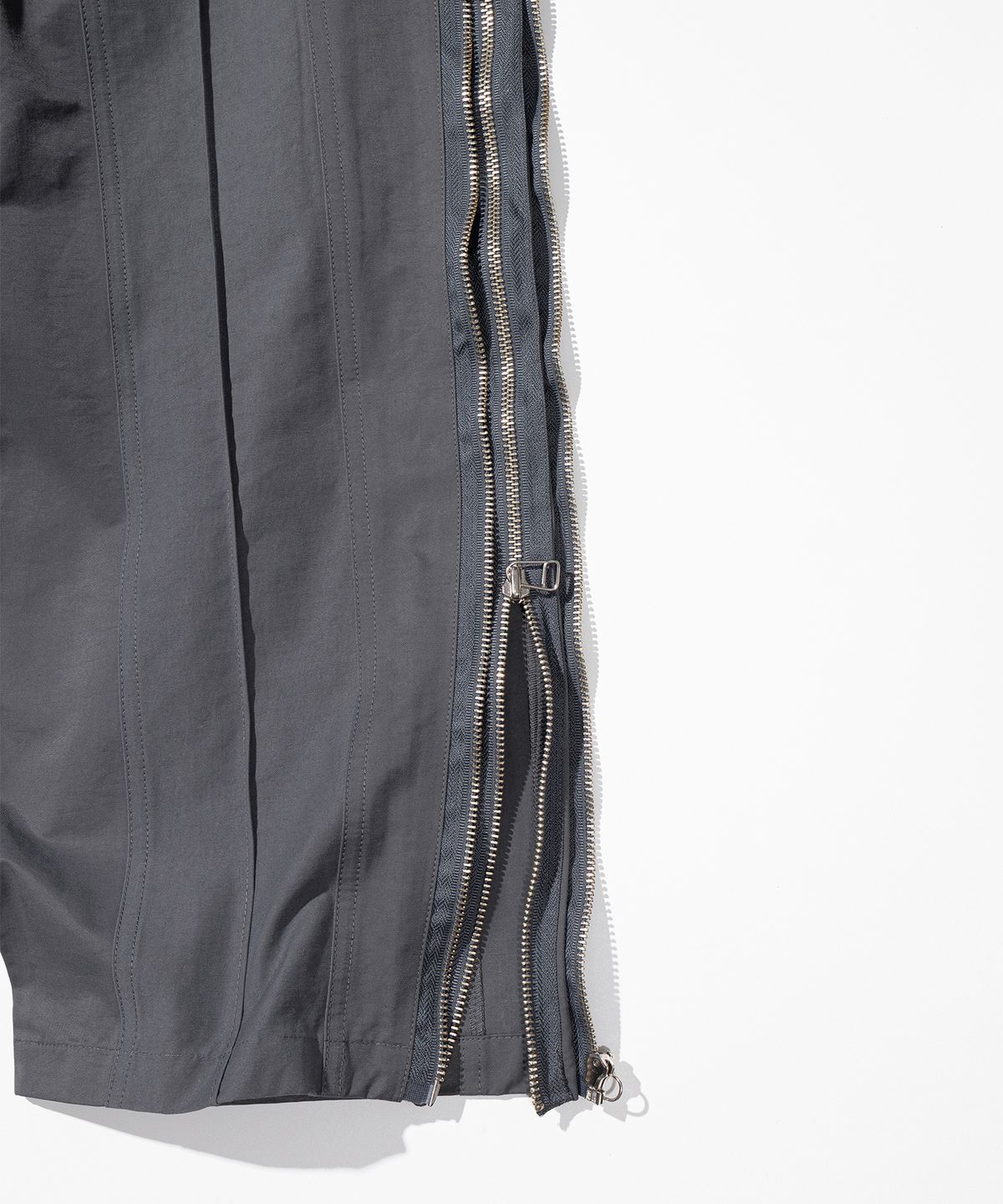 매스노운(MASSNOUN) DOUBLE LINE ZIPPER PANTS MSHTP003-GY