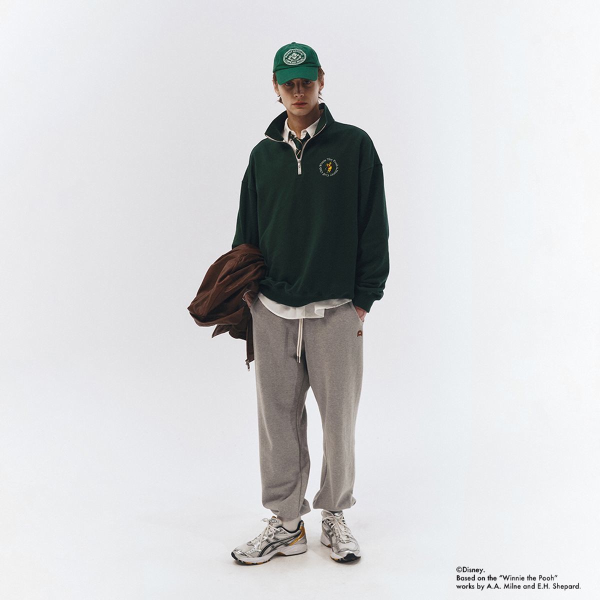 던스트 포 맨(DUNST FOR MEN) UNISEX_DISNEY POOH_SPORTS HALF ZIP-UP SWEATSHIRT_FOREST GREEN_M_UDTS3A158E2