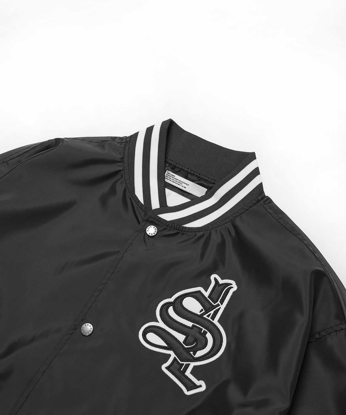 사운즈라이프(SOUNDSLIFE) SL Logo Satin Baseball Jacket Charcoal